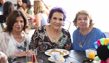  Leticia González, Elsa Medina y Martha Martínez.