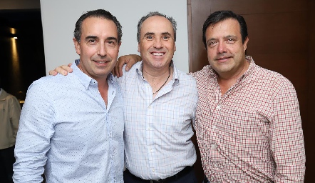  Alejandro Elizondo, Alejandro Navarro y Juan Carlos de la Rosa.