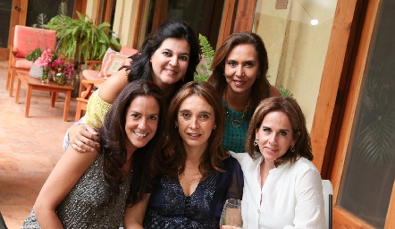  Cynthia Sánchez, Mercedes Castro, Delia Iduarte, Betilú Sánchez y Martha del Río.