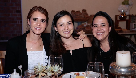 Pily Castañón, Yusa de la Rosa y Ana Paula Domínguez.