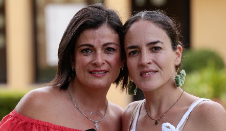  Elsa Lozano y Nancy Puente.