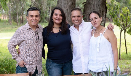  Pablo Elizondo, Erika Cárdenas, Alejandro Pérez y Nancy Puente.