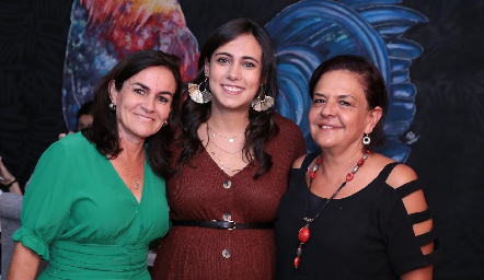  Carmen Zapata de Berrueta, María Berrueta y Cape Silos de Domínguez.