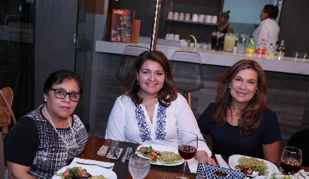 Yoya Jiménez, Martha Montalvo y Olga Lilia Contreras.