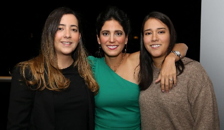  Isabel Albas, Maribel Rodríguez y Paulina Hinojosa.