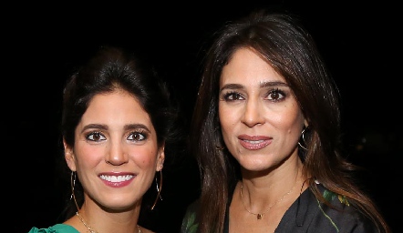  Maribel Rodríguez con su mamá  Maribel Lozano.