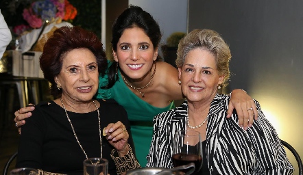 Ana María Villarreal, Maribel Rodríguez y María Dolores Álvarez.
