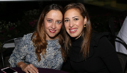  Paulina Del Valle y Montserrat Yáñez.