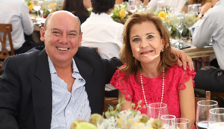  Alejandro Mendizábal y Lucía Estrada.