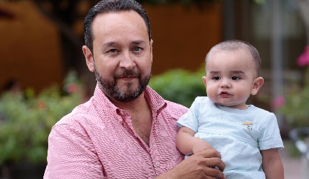  Juan Carlos Conde con su hijo Franco.