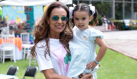 Daniela Díaz de León con su sobrina Ale.