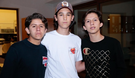  Pato Ojeda, Esteban Artolózaga y Edu Gaviño.