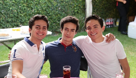 Alejandro, Emilio y José Carlos Álvarez.