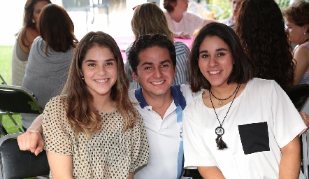  Emilia Rodríguez, Alejandro y Montse Álvarez.