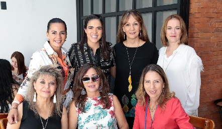  Lucy Martínez, July Valle, Rosy Chávez, Rocío Gómez, Yolanda Sánchez, Adriana Milán y Gabriela Mercado.