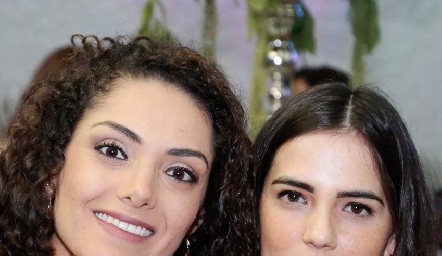  Paola Zepeda y Andrea Lozano.