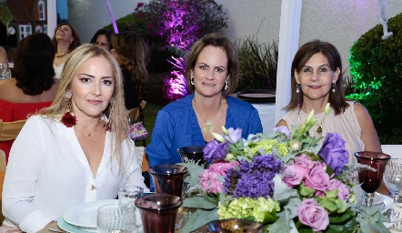  Claudia del Pozo, Rocío Gómez y Luchi Castelo.
