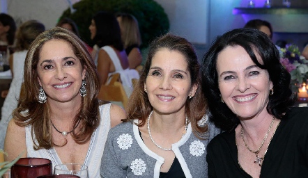  Patricia Gaviño, Cristina Ruiz y Lourdes Gómez.