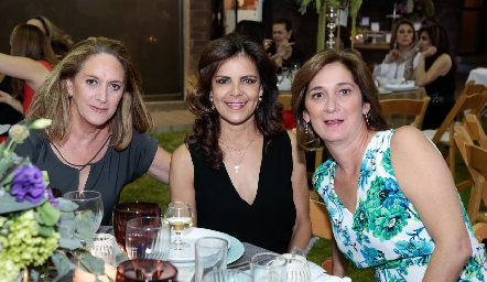  Clara Perogordo, Patricia Silos y Mónica Leal.