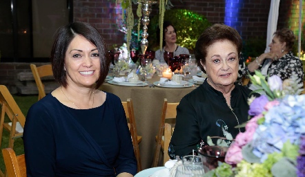  Teresa Espinosa e Idalia González.