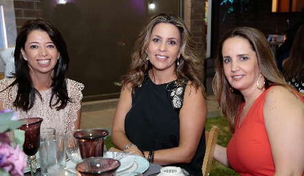  Fina Alcocer, Erika Rodríguez y Montse Fonte.