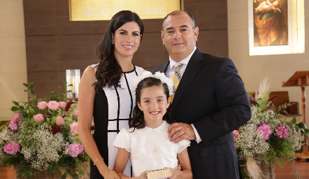  Sofía con sus papas Cecilia Rangel de Herrera y Julio Herrera.