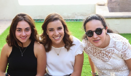  Ximena Díaz, Ceci Valle y Mariana Acebo.