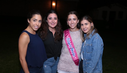  Ana Karen Ibarra, Daniela Delgado, Ana Gaby Ibarra y Conchita Stahl.