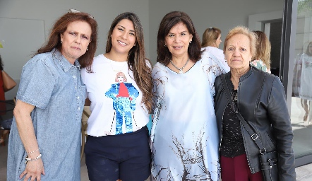  Martha Martínez, Carmen Lu Díaz, Tita Ruiz y Nina Granadinos.