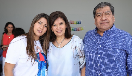  Carmen Lu Díaz, Tita Ruiz y René Díaz.