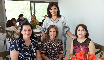  Magdalena Jiménez, Pupy Foyo, Tita Ruiz y Coco Estrada.
