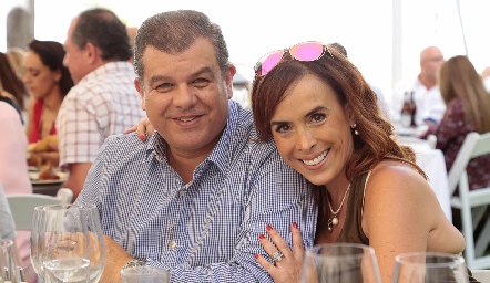  Luis Arturo e Ilenia Estrada.