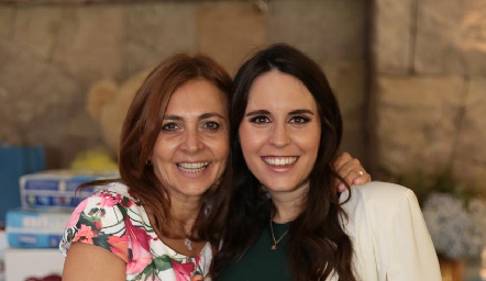  Liliana Botino de Rodríguez con su hija Luciana Rodríguez de Oliva.