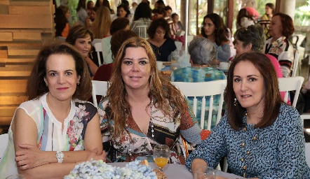Claudia Rubín de Celis de Álvarez, Gabriela Lozano de Motilla y Laura del Pozo de Ortuño.