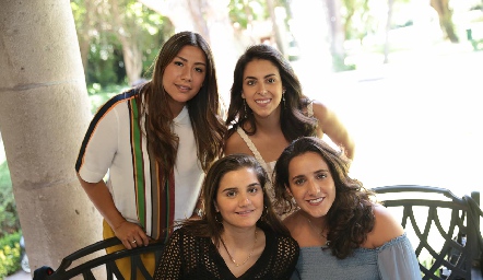 Carmelú Díaz, Regina Oliva, Eugenia Musa y María Lavín.