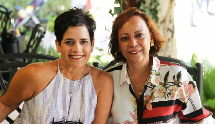 Tita García y Edith Rivera.