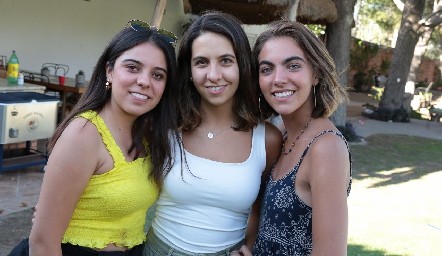 Selene Rosales, Vero Gómez y María Ovalle.