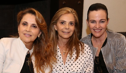  Anabel Gaviño, Elena Gaviño y Lourdes Gómez .