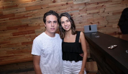  César Flores y Verónica Gómez.