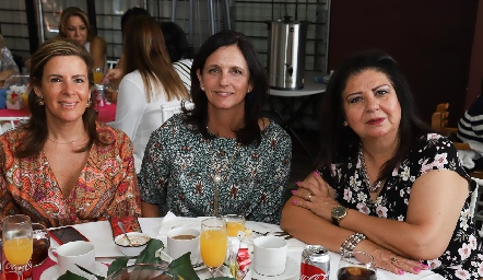  Martha Elena Muñiz, Gabriela Meade y Cristina Reyes.