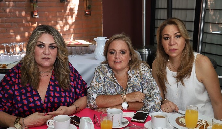  Carla Serna, Soledad Piñero y Claudia Hermosillo.