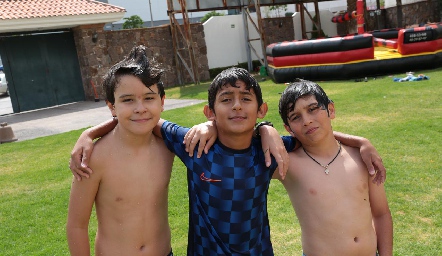 Gael, Miguel y Adrián.