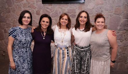  Patricia Díaz, Lorena Guerra, Evelina Cadena, Leticia Castro y Laura Rodríguez.