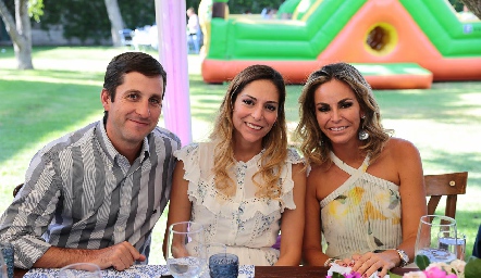  Alejandro Ocejo, Cecilia Martínez y Nina Herrera.