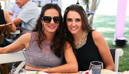  Mariana Vivanco y Paulina Hernández.
