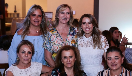 Ana Clara Bárcena, Maru Bárcena, Ana Gaby Ibarra, Mónica González, María Elena y Lupita Rivera.