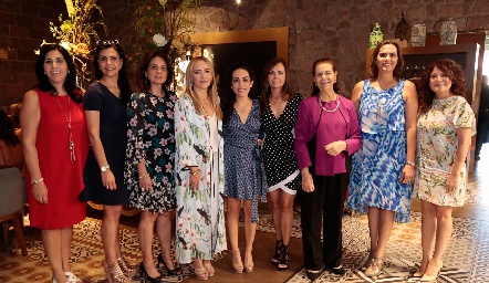 July y MelyMahbub, Maru Martínez, Claudia del Pozo,  Ale Zepeda,Elsa Tamez, July de Mahbub, ClaudetteMahbub y Beatriz Rojas.