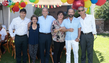  Luis, Carmen, Carlos, Patricia, Óscar y Ricardo Torres Corzo.