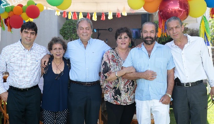  Hermanos Torres Corzo, Luis, Carmelita, Carlos, Paty, Óscar y Ricardo.