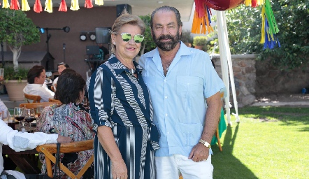  Mónica Labastida y Óscar Torres Corzo.